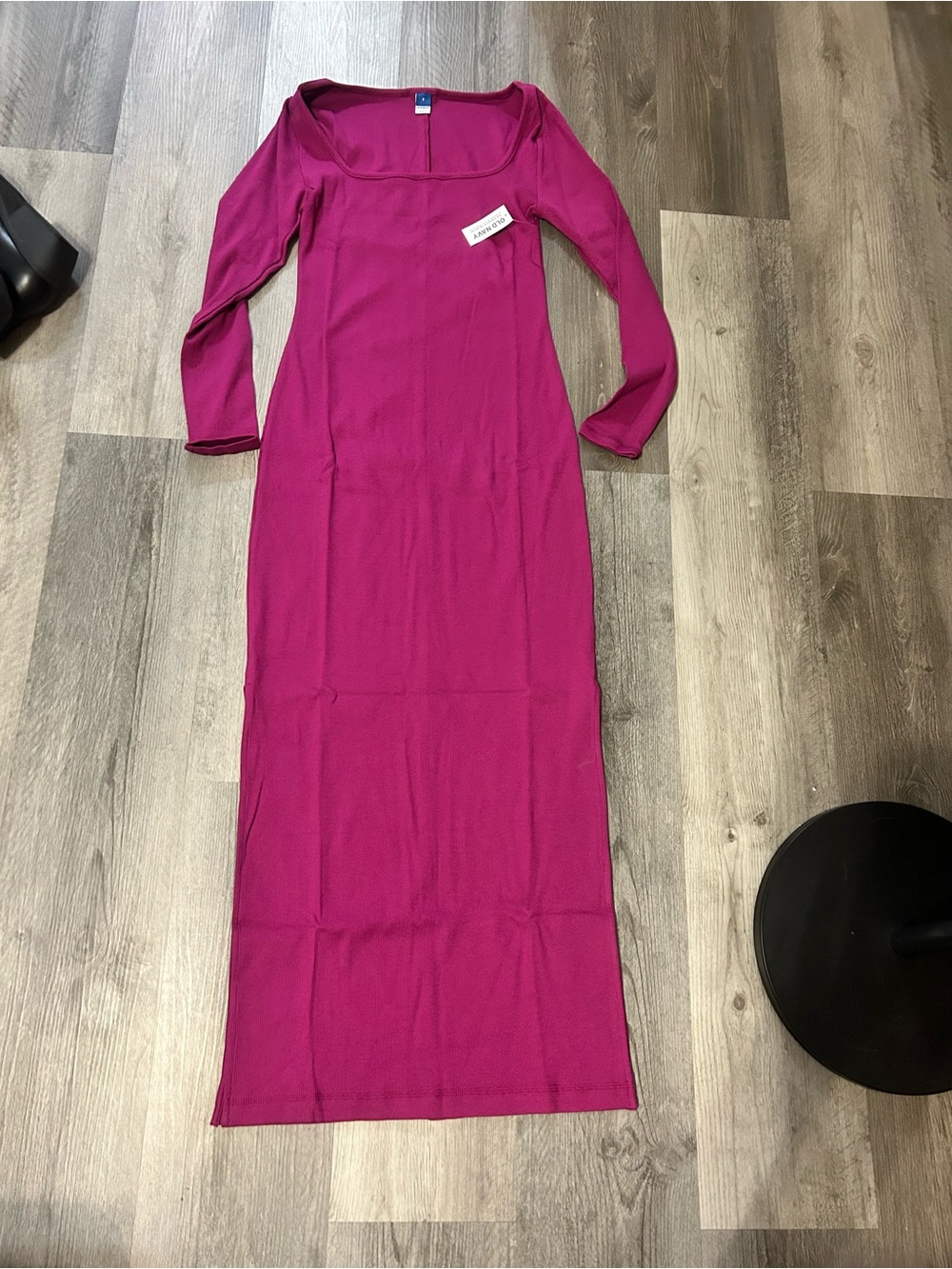 Old Navy Long Sleeve Fitted Maxi Dress in Magenta